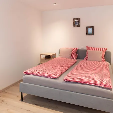 Apartment Mom - Alpine Boutique Apartments, Alpstein Eiger View Terrace, Center Grindelwald