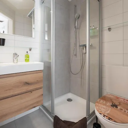 Mom - Alpine Boutique Apartments, Alpstein Eiger View Terrace, Center * Grindelwald